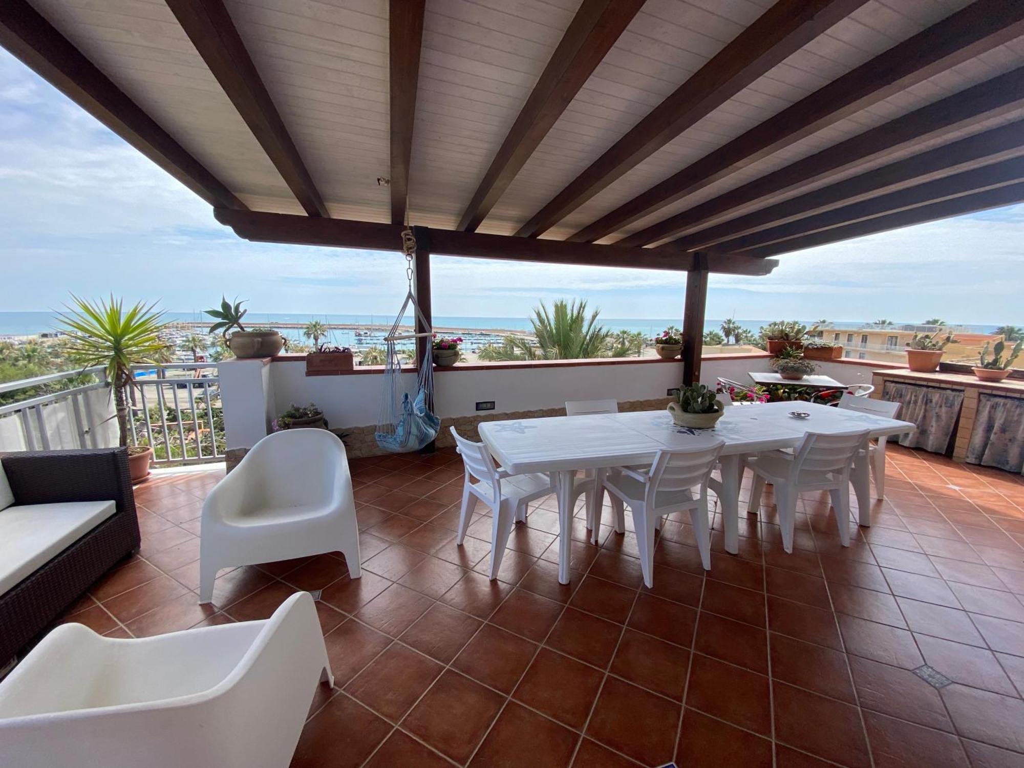 Villa La Terrazza di Pollon San Leone Esterno foto
